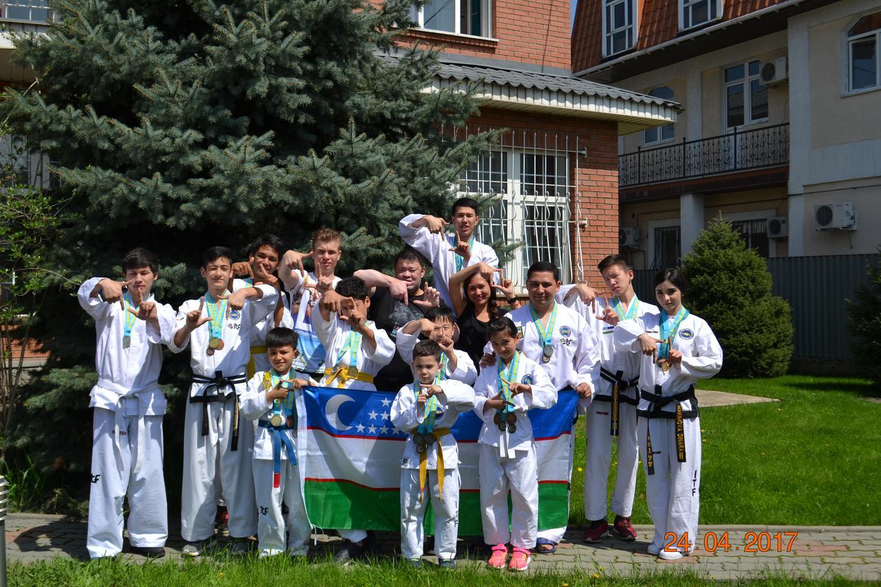 Hostel Interhouse Almaty Exterior foto